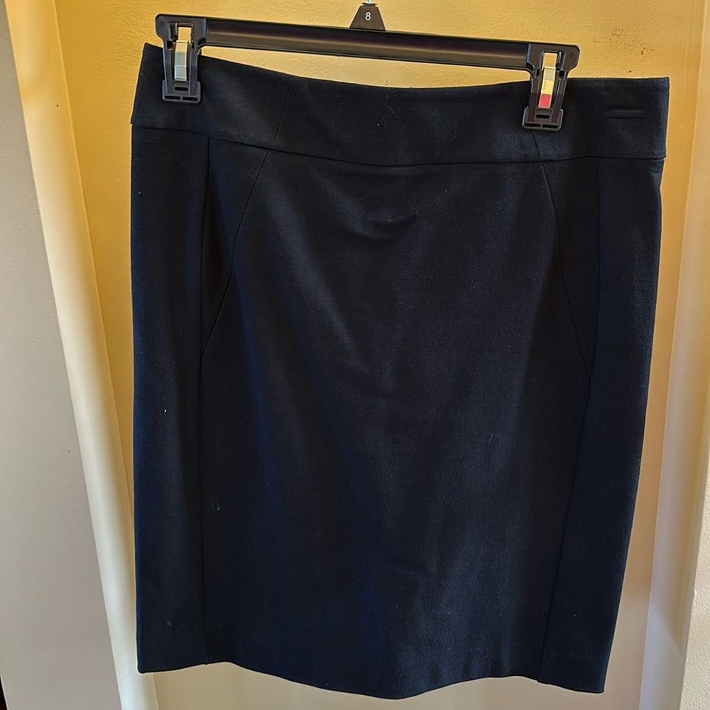 Ann Taylor Black suit skirt | 8 P | stretchy material